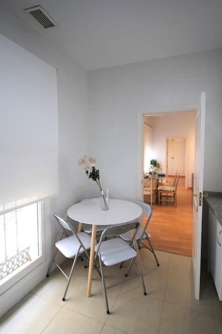 Bonito Y Silencioso Apartamento - Centro Historico Malaga Luaran gambar